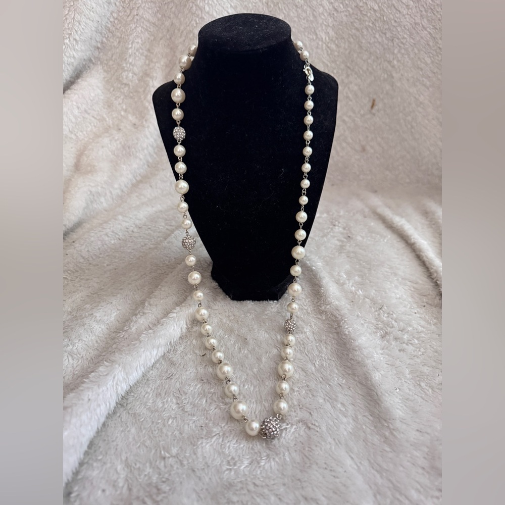 Ann Taylor Factory Silver and White Necklace Elegant Jewelry
